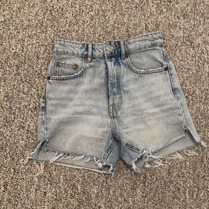 Zara size 0 light wash denim shorts